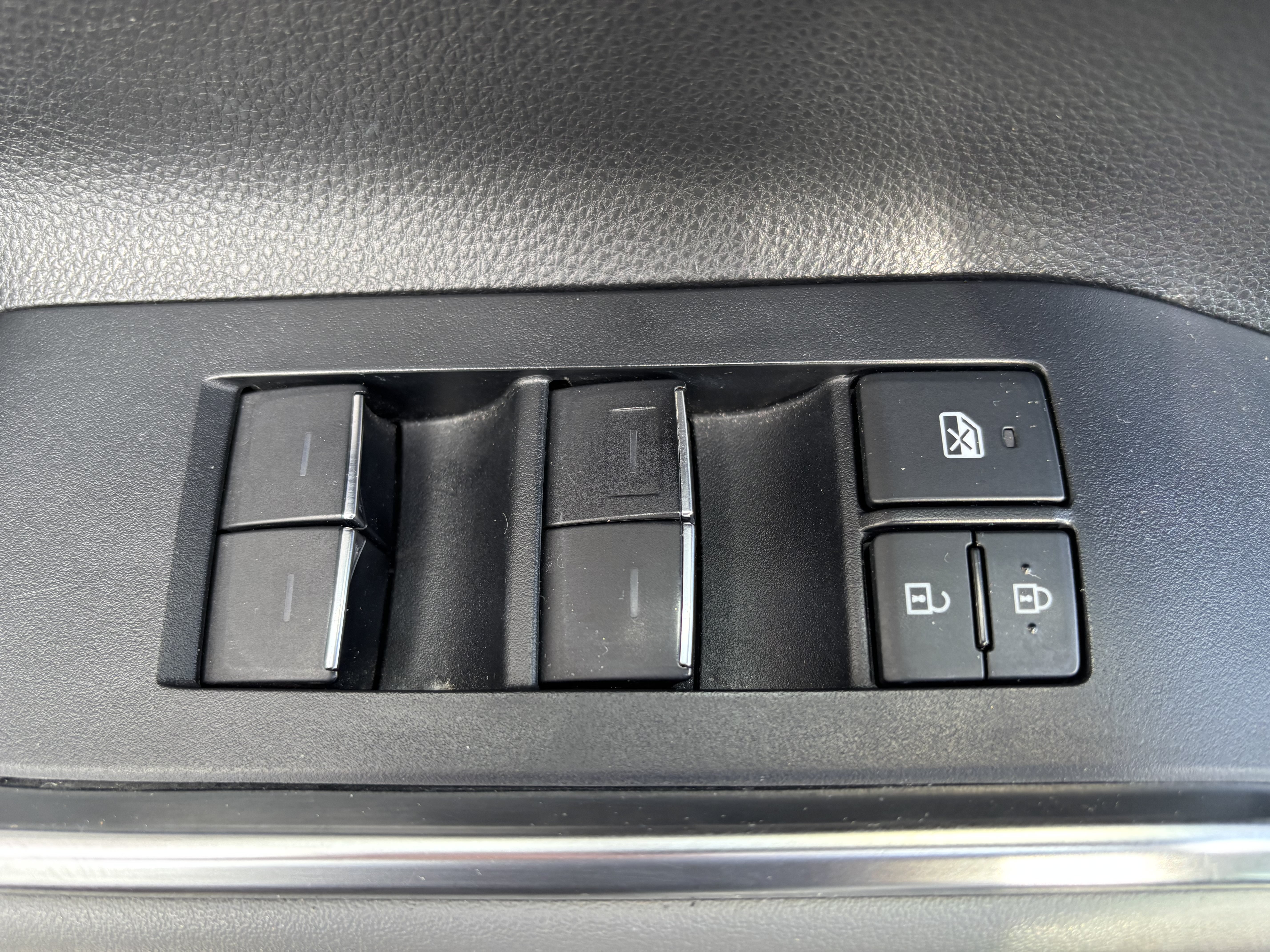 Used 2020 Toyota Highlander Limited AWD/4WD image 18