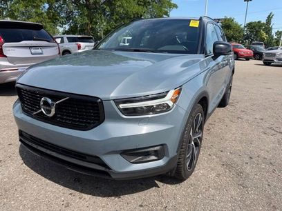 Used 2021 Volvo XC40 T5 R-Design