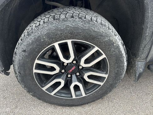 Used 2022 GMC Sierra 1500 AT4 w/ AT4 Premium Package image 10