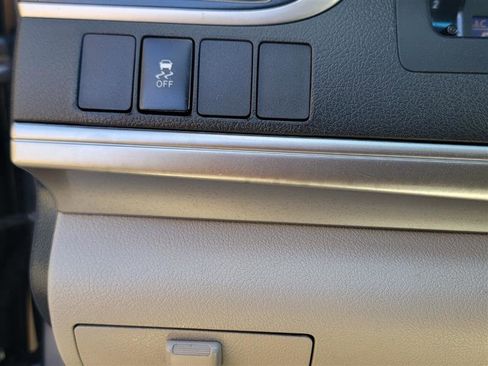 Used 2012 Toyota Camry LE image 25