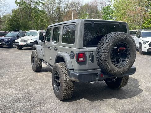 Used 2022 Jeep Wrangler Unlimited Sahara w/ Cold Weather Group AWD/4WD image 5