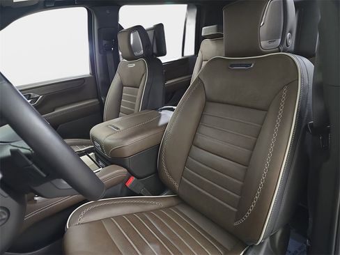 Used 2025 GMC Yukon XL Denali Ultimate image 19