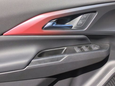 Certified 2024 Chevrolet Equinox EV RS image 22