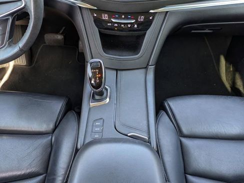 Used 2017 Cadillac XT5 Luxury w/ Driver Awareness Package AWD/4WD image 19