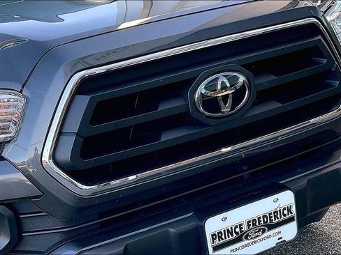 Used 2022 Toyota Tacoma SR5 AWD/4WD image 28