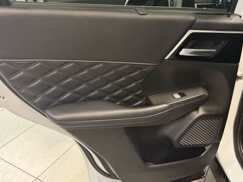 Used 2024 Mitsubishi Outlander SEL image 36