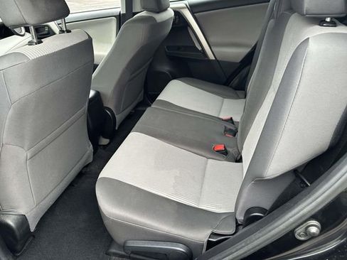 Used 2015 Toyota RAV4 LE image 14