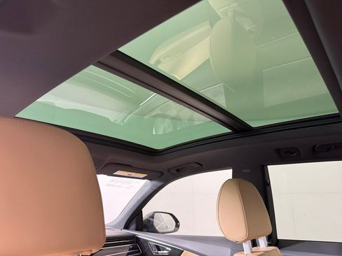 Used 2021 Audi Q8 Premium Plus w/ Premium Plus Package image 15