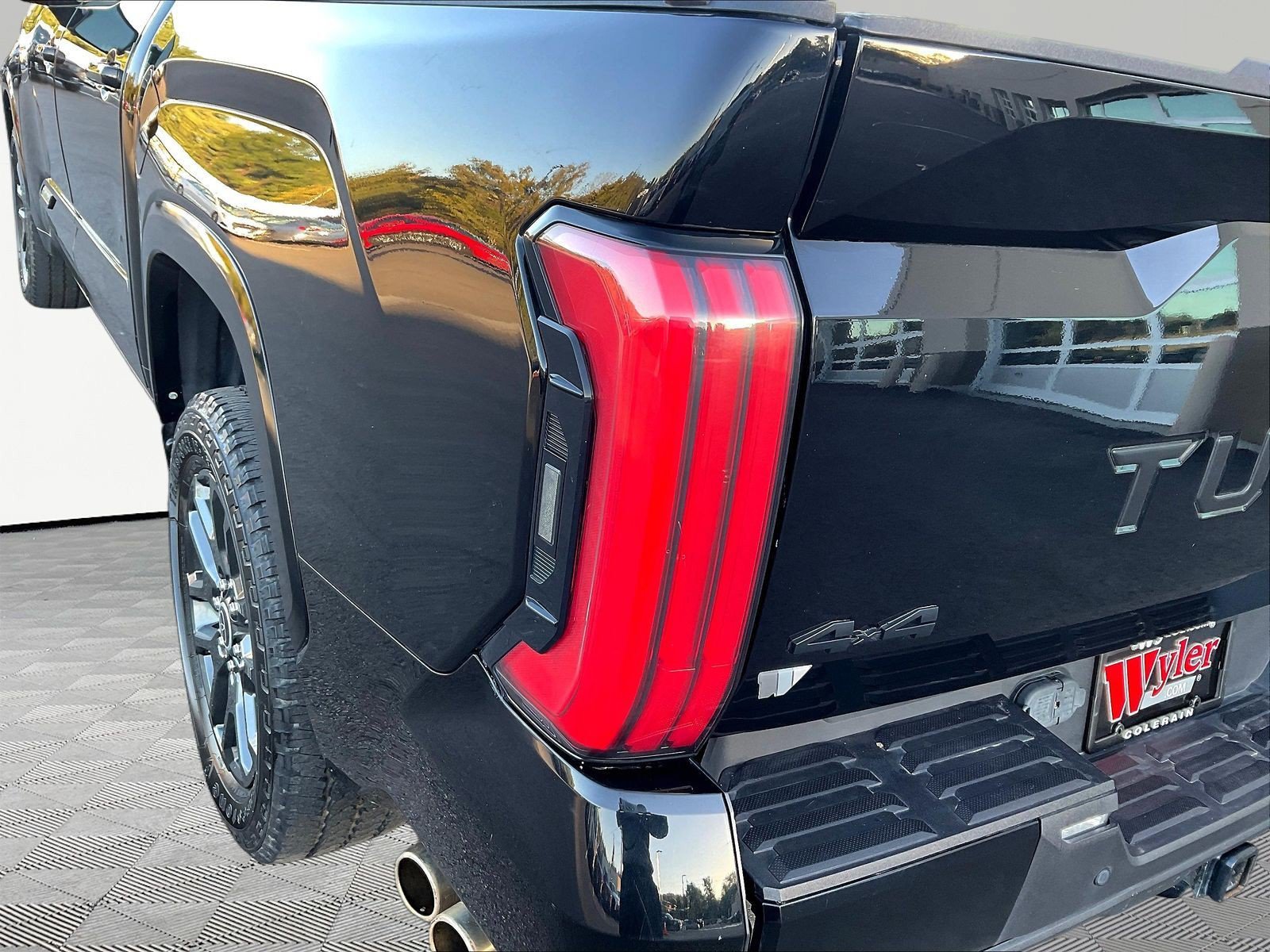Used 2023 Toyota Tundra Platinum AWD/4WD image 24