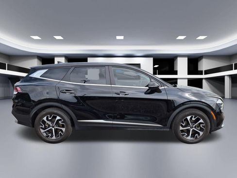 Used 2025 Kia Sportage EX FWD image 7