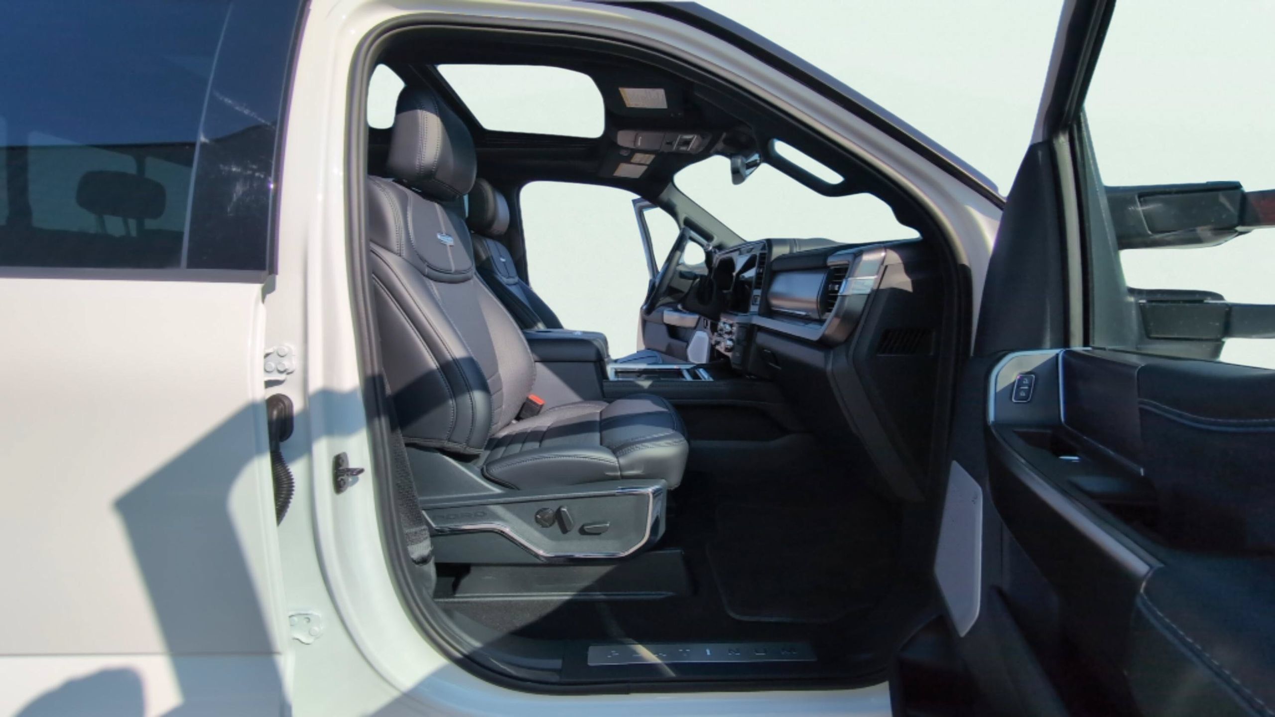 Used 2026 Ford F250 Platinum AWD/4WD image 18