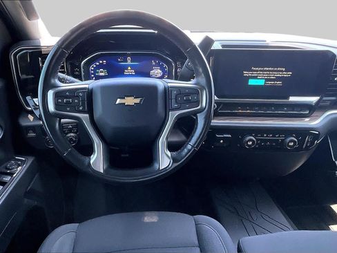 Used 2022 Chevrolet Silverado 1500 LT w/ Protection Package RWD image 5