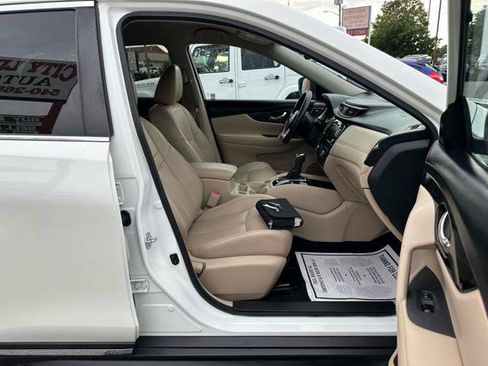Used 2018 Nissan Rogue SL AWD/4WD image 19
