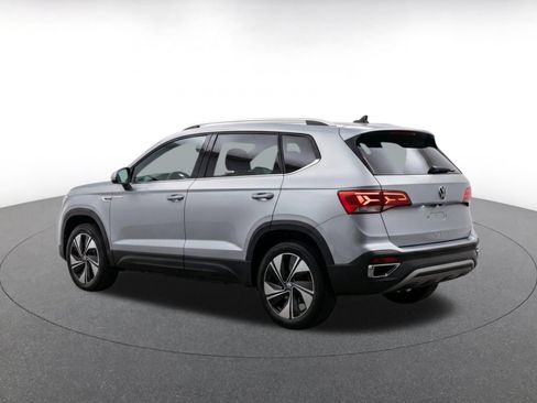 Used 2026 Volkswagen Taos SE AWD/4WD image 7