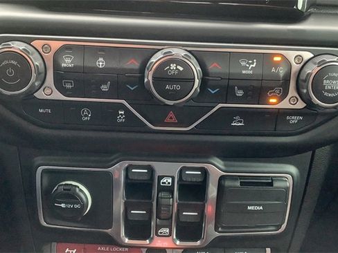 Certified 2021 Jeep Gladiator Mojave image 31