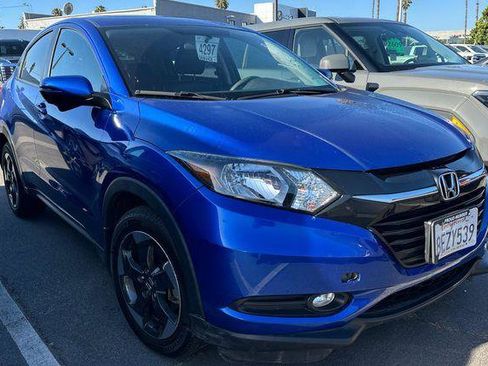 Used 2018 Honda HR-V EX image 2