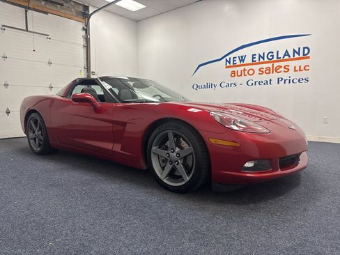 Used 2005 Chevrolet Corvette Coupe w/ Preferred Equipment Group RWD image 8