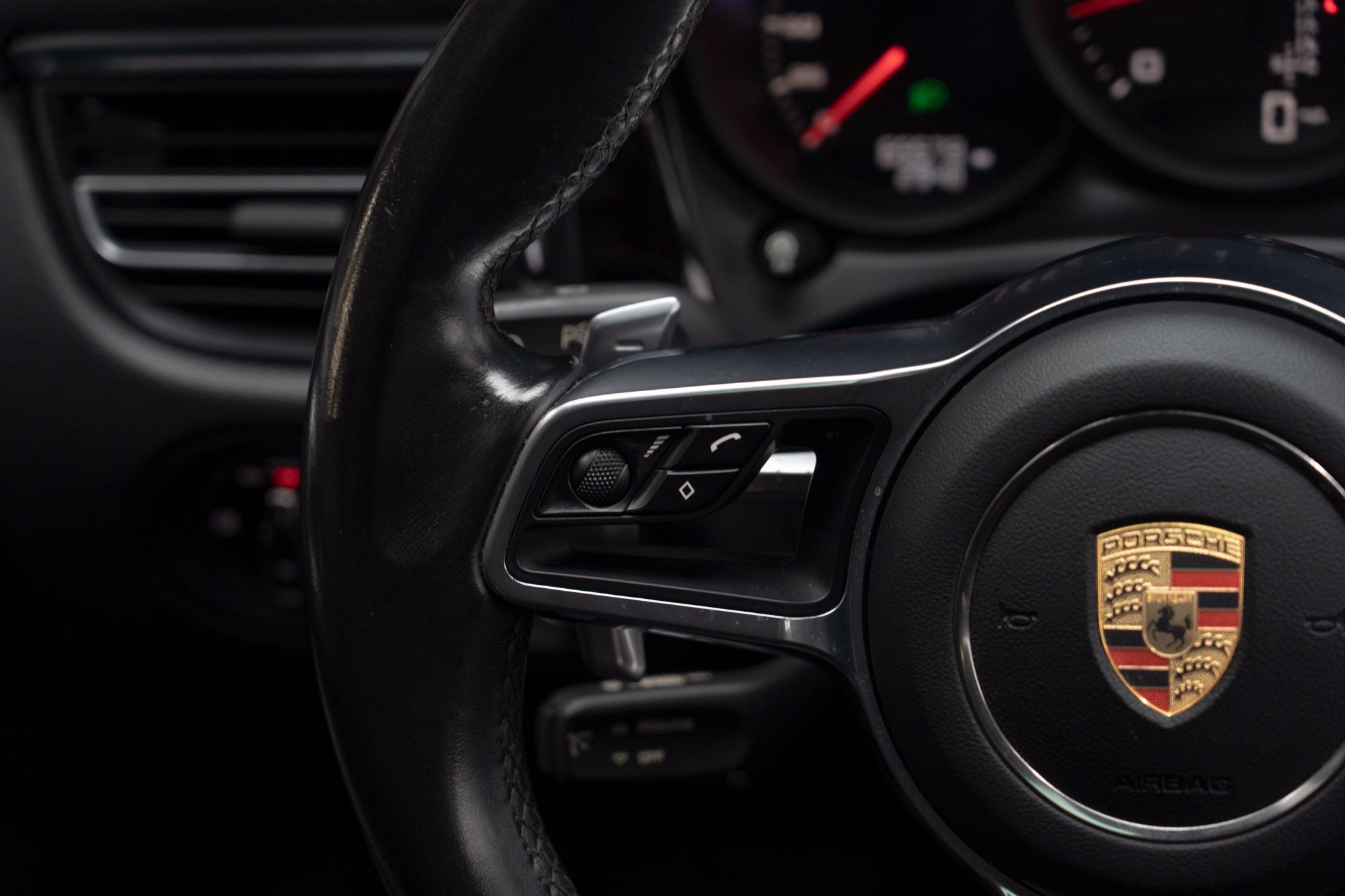 Used 2020 Porsche Macan AWD/4WD image 21