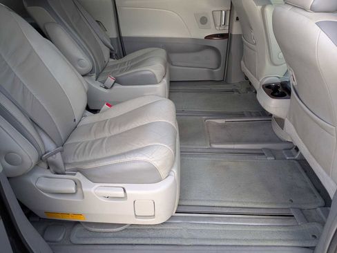 Used 2012 Toyota Sienna Limited image 20