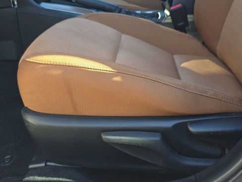 Used 2014 Toyota Corolla LE image 28