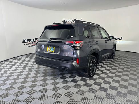 Used 2025 Subaru Forester Premium w/ Convenience Package #2 image 8