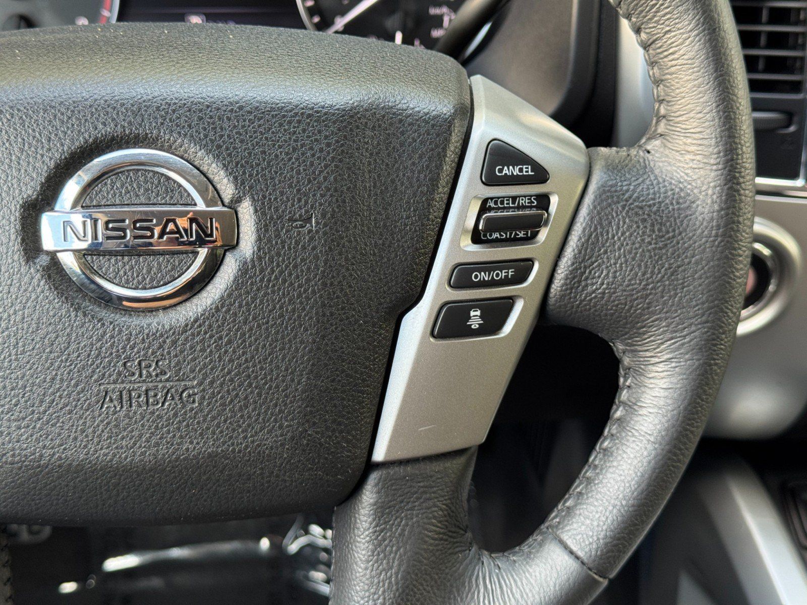 Used 2021 Nissan Titan SV w/ SV Convenience Package RWD image 19