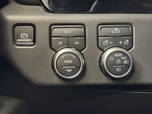 Used 2024 GMC Sierra 1500 Elevation image 28