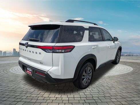 Certified 2024 Nissan Pathfinder SV FWD image 5