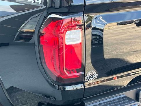 New 2026 GMC Canyon Elevation w/ Convenience Package image 10