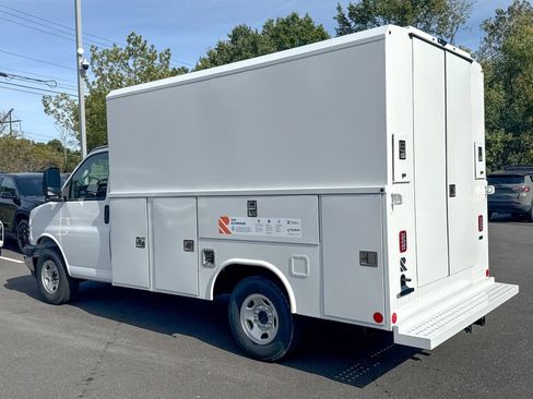 New 2025 Chevrolet Express 3500 w/ Power Convenience Package image 8