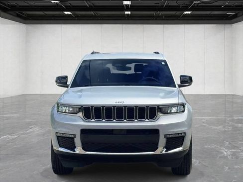 Used 2024 Jeep Grand Cherokee L Limited AWD/4WD image 2