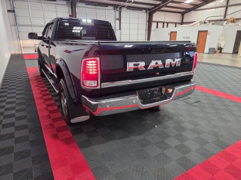 Used 2017 RAM 3500 Laramie Longhorn image 28