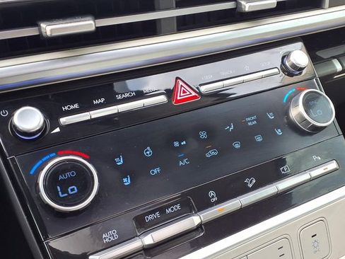 Used 2024 Hyundai Santa Fe Limited image 12