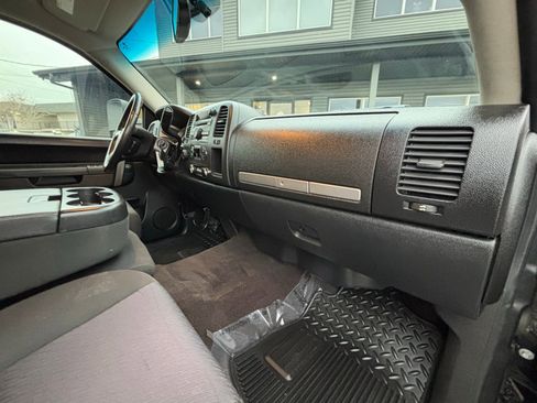 Used 2011 Chevrolet Silverado 2500 LT w/ Interior Plus Package image 18