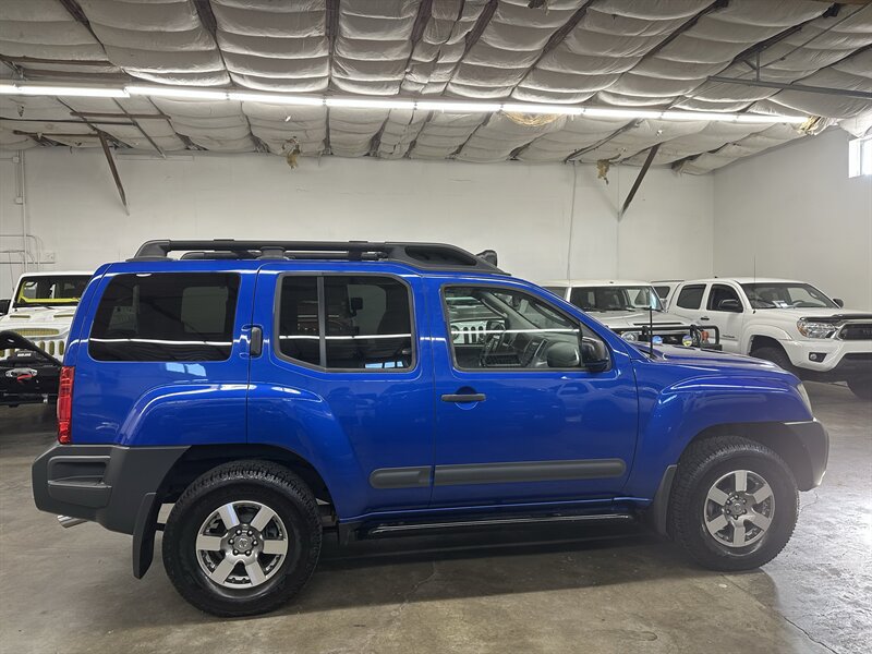 Used 2012 Nissan Xterra PRO-4X AWD/4WD image 2
