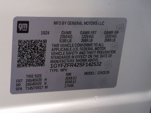 Certified 2025 Cadillac XT4 Sport image 35