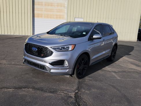 Certified 2022 Ford Edge ST w/ Equipment Group 401A image 3