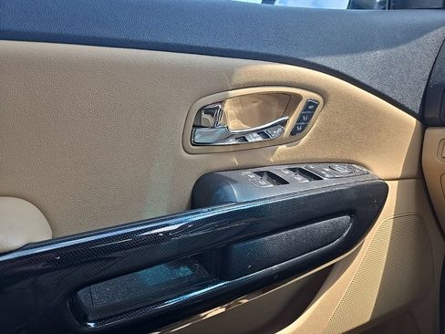 Used 2018 Kia Sedona EX FWD image 19