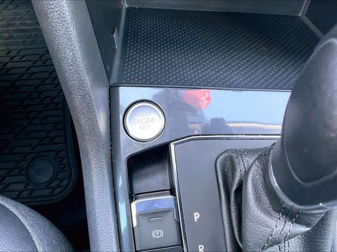 Used 2019 Volkswagen Tiguan SEL Premium w/ 3rd Row Seat Package image 37