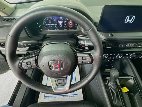 Used 2025 Honda Accord Touring image 11