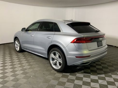 Used 2022 Audi Q8 Premium image 9