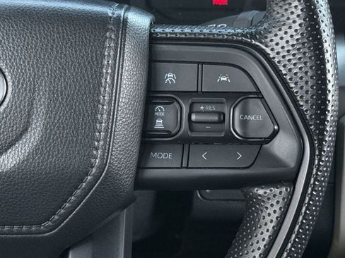 Used 2025 Toyota Tacoma SR5 AWD/4WD image 16