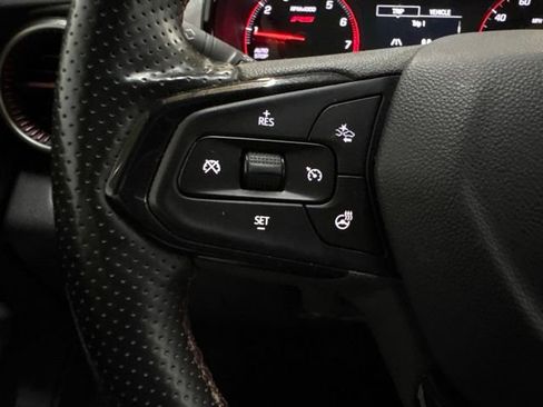Used 2024 Chevrolet Trax RS FWD image 40
