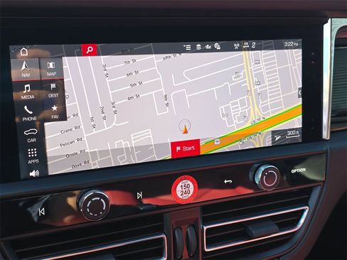 Certified 2025 Porsche Macan image 30