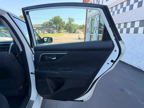 Used 2014 Nissan Altima 2.5 SV FWD image 24