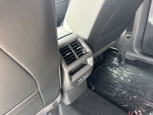 New 2026 Volkswagen Tiguan SE R-Line image 20