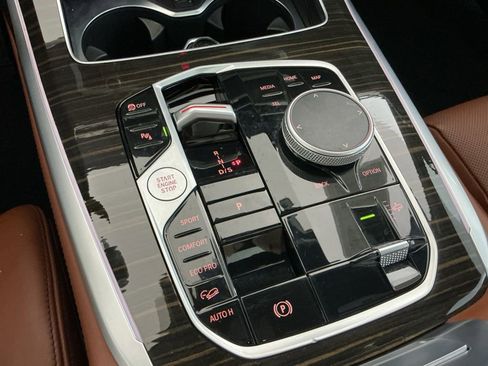 Certified 2025 BMW X7 xDrive40i image 14