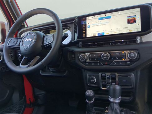 Used 2026 Jeep Wrangler Sport S image 3