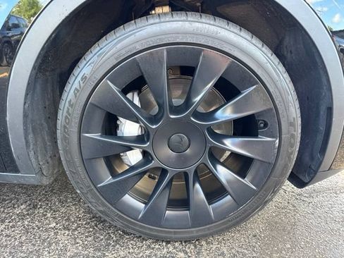 Used 2023 Tesla Model Y Long Range AWD/4WD image 32