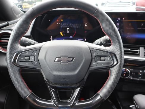 Used 2024 Chevrolet Trax RS FWD image 6